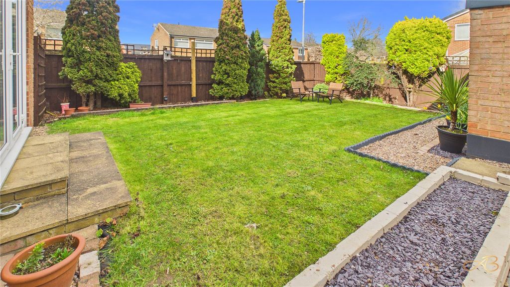 Property photo 3 of 19 Picture No. 05