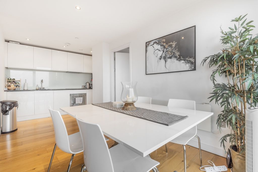 Property photo 2 of 7 636310 (3)