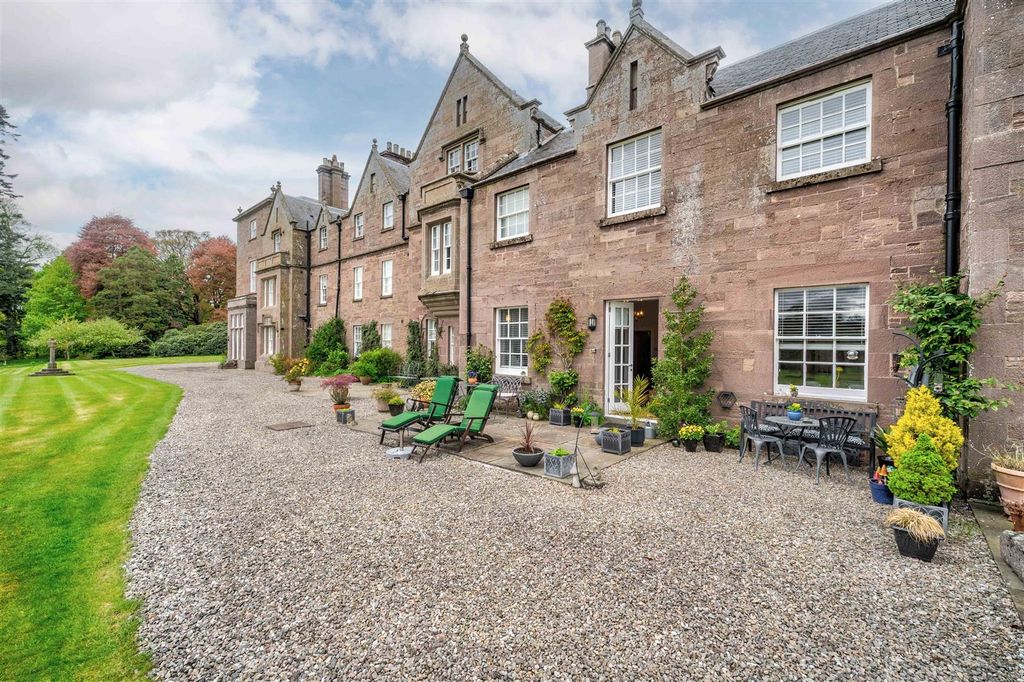 Property photo 1 of 36 5 Arthurstone House New-3 - Copy.Jpg
