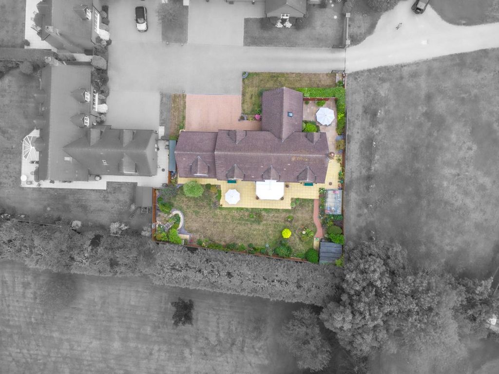 Property photo 2 of 33