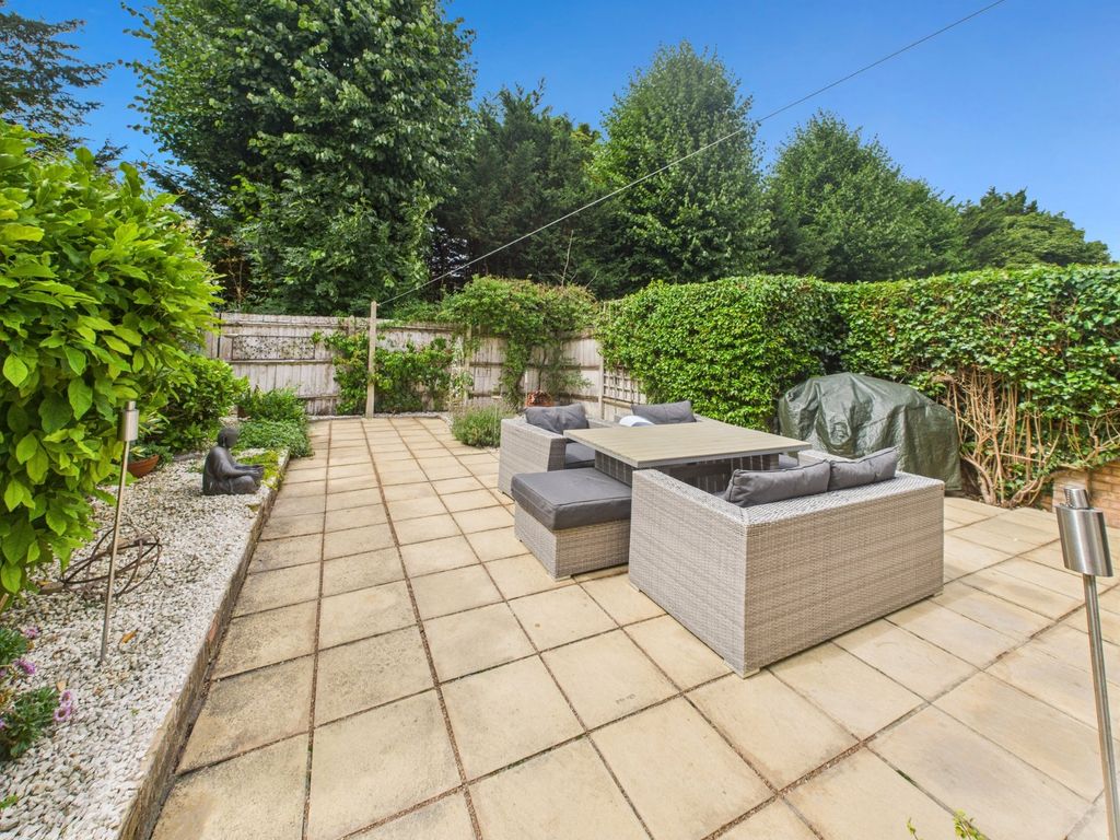 Property photo 3 of 11 Garden