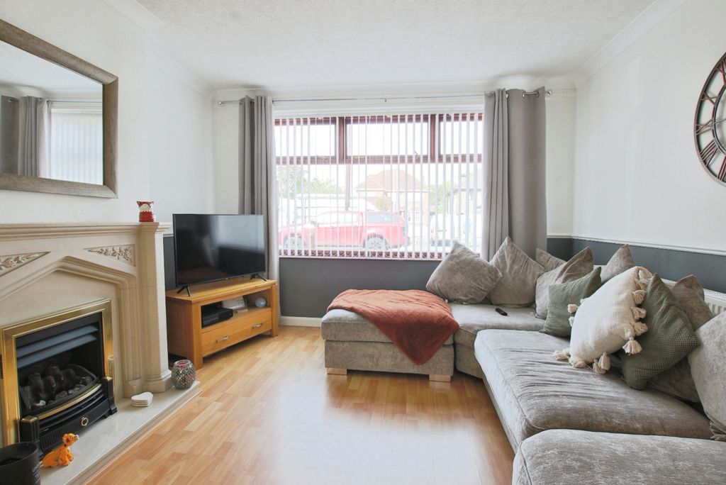 Property photo 2 of 13 5089663