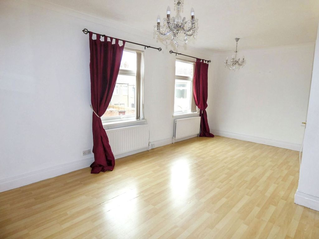 Property photo 3 of 12