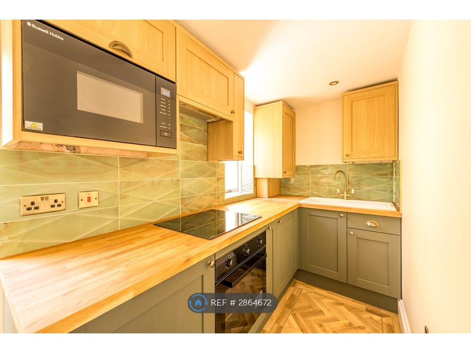 Property photo 3 of 13 Kitchen