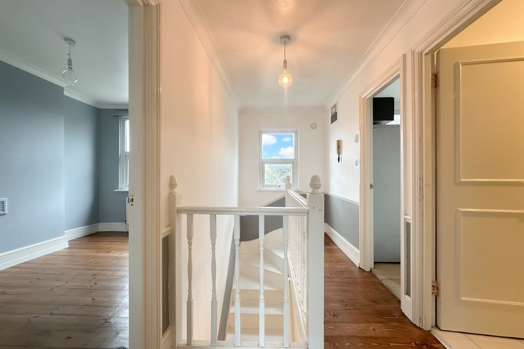 Property photo 2 of 12 Picture No. 25