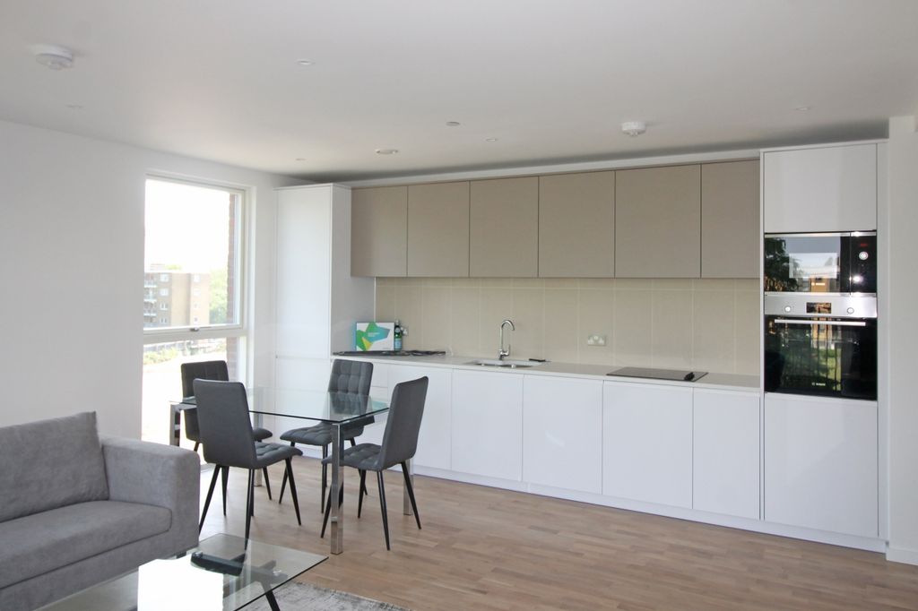 Property photo 2 of 10 Kitchen