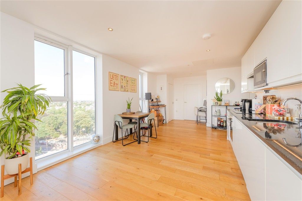 Property photo 3 of 10 Kitchen/Lounge/Diner