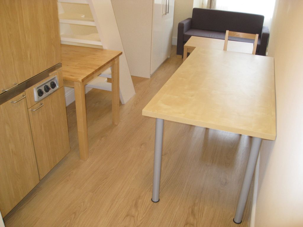 Property photo 3 of 6 Building 008