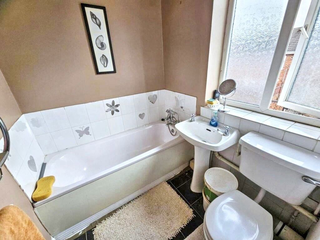 Property photo 3 of 6