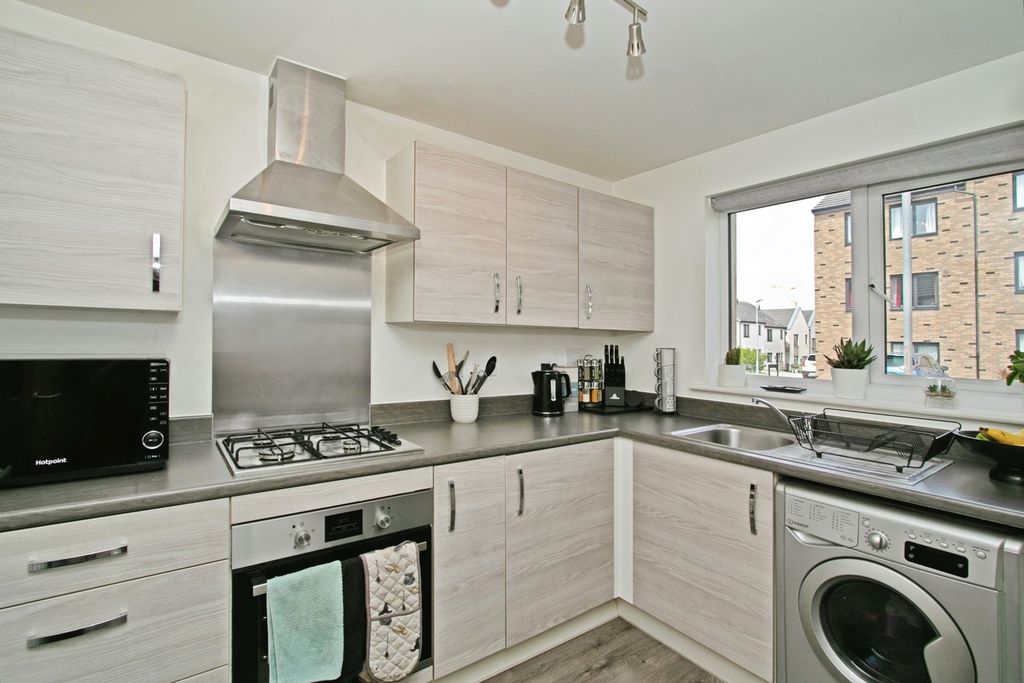 Property photo 3 of 10 Pbox-Img.Jpg