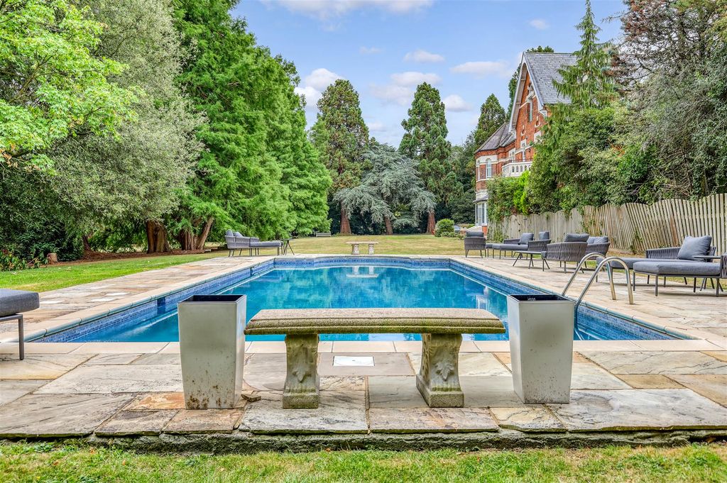 Property photo 3 of 33