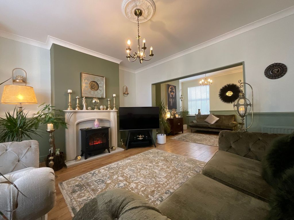 Property photo 2 of 23