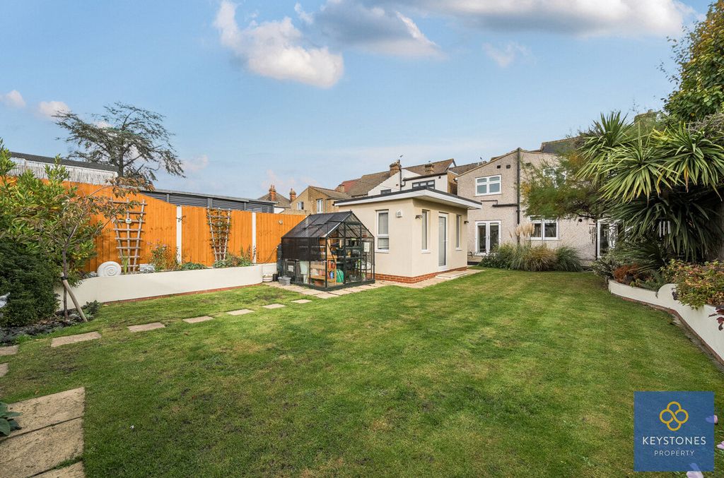 Property photo 3 of 20