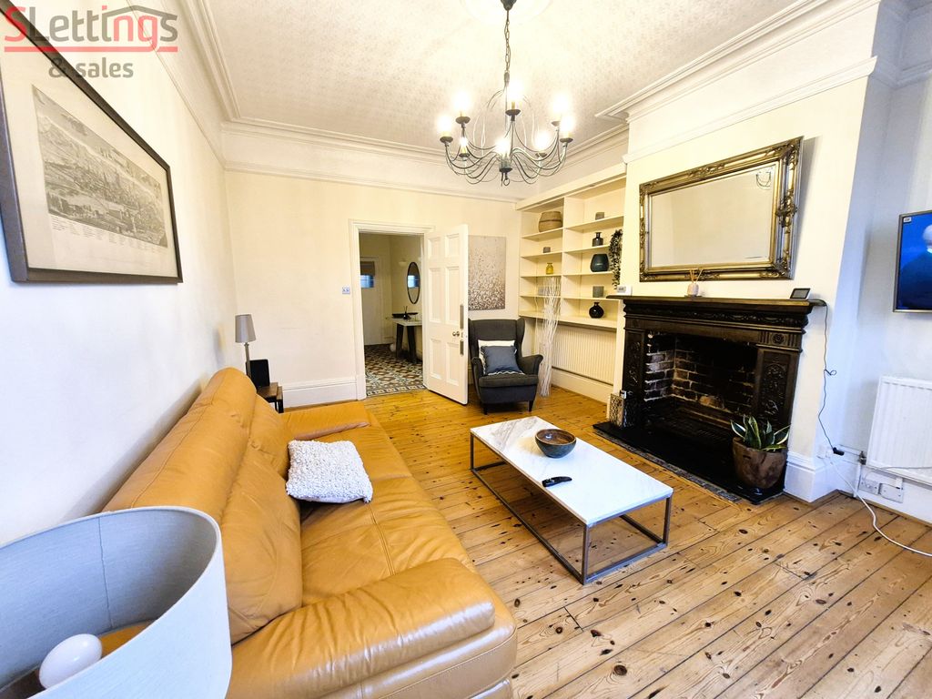 Property photo 2 of 20 Gallery