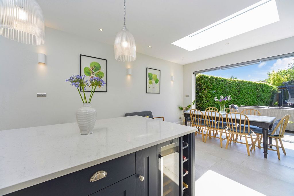 Property photo 3 of 21 Photo 2