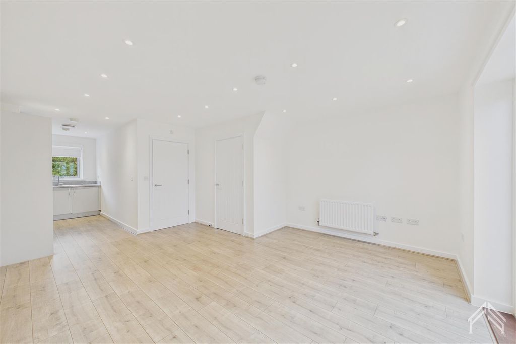 Property photo 3 of 14 4.Jpg
