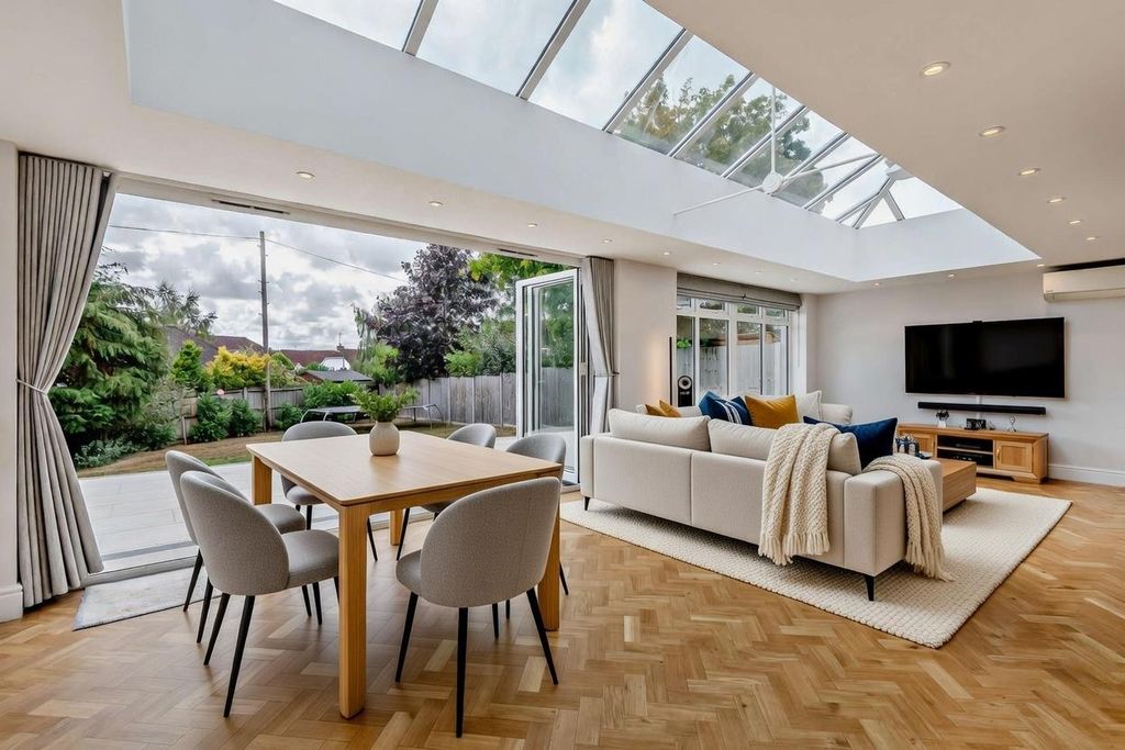 Property photo 2 of 18 Orangery