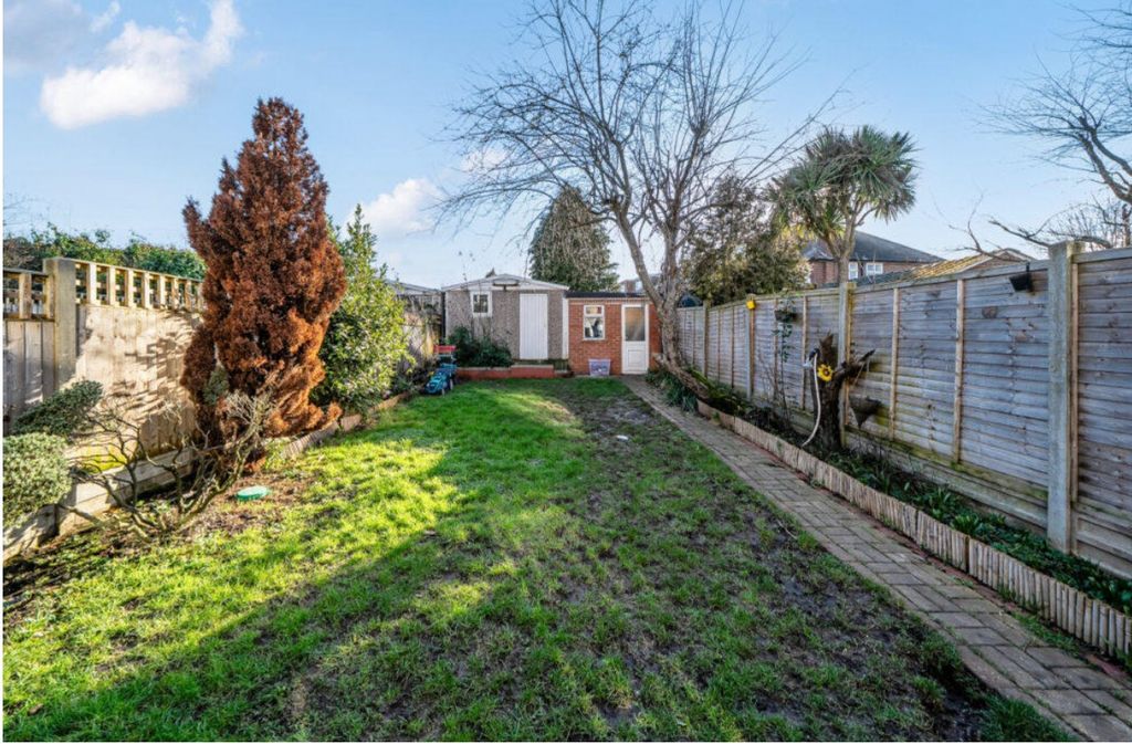 Property photo 3 of 4