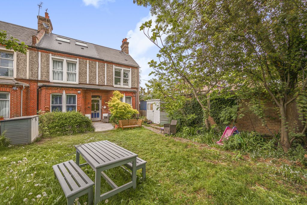 Property photo 2 of 11