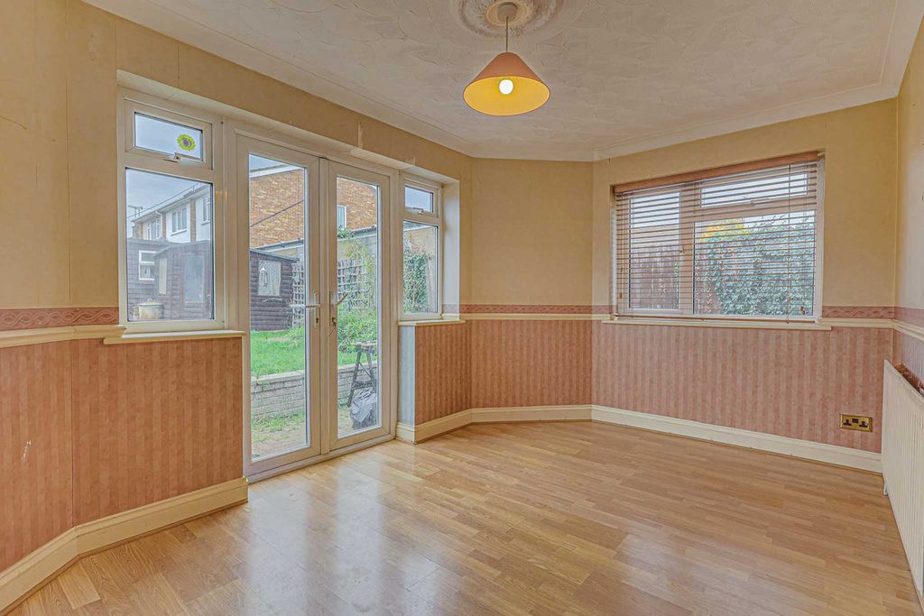 Property photo 3 of 41