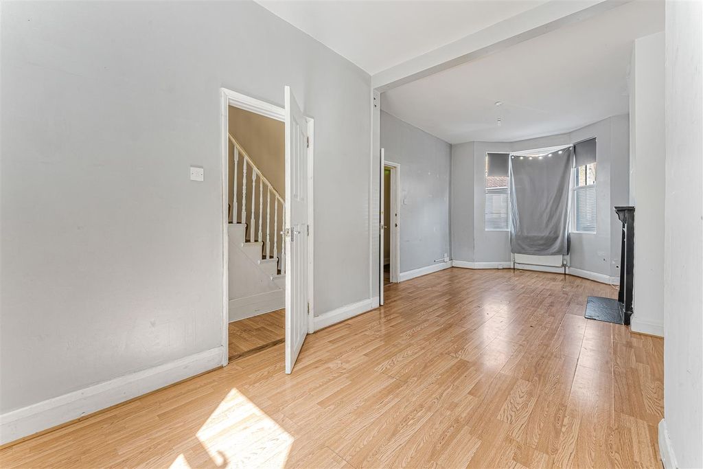 Property photo 2 of 22