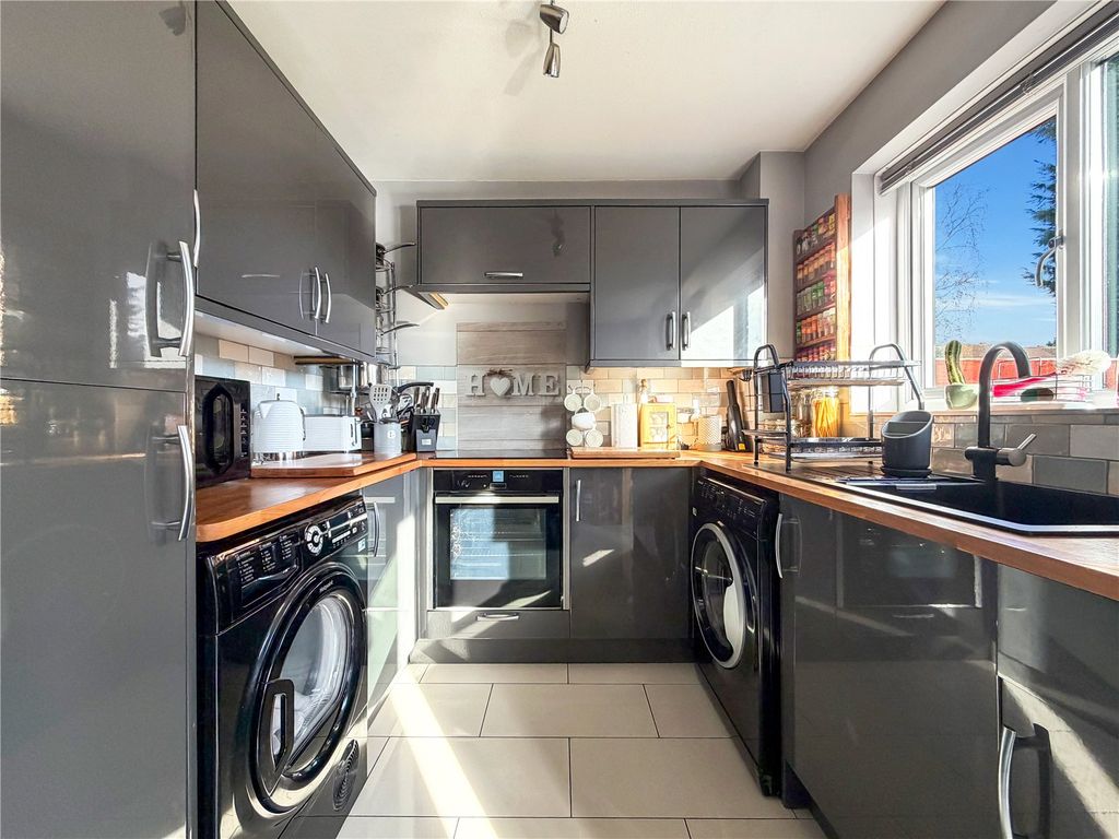 Property photo 3 of 22 Kitchen Diner