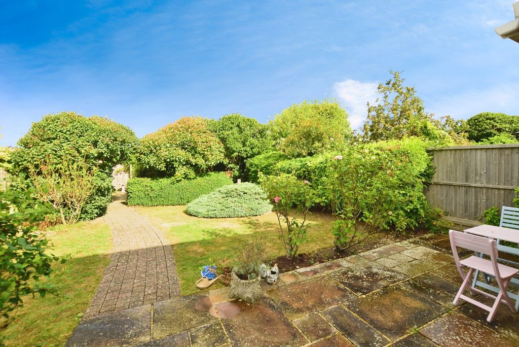 Property photo 2 of 17 Photo