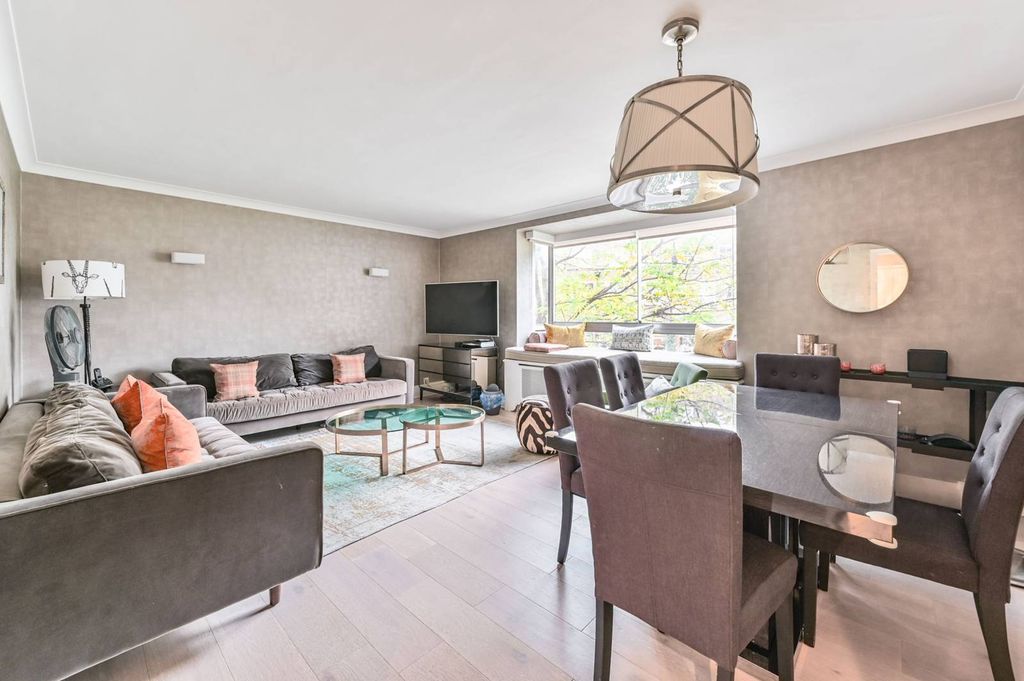 Property photo 2 of 25