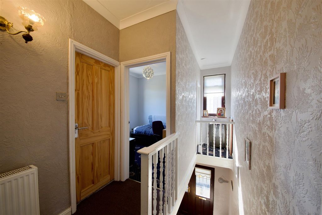 Additional image 20 of 4 bed property for saleWood Lane, Dagenham RM8