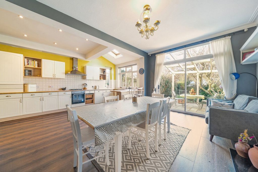 Property photo 3 of 24 Picture No. 06