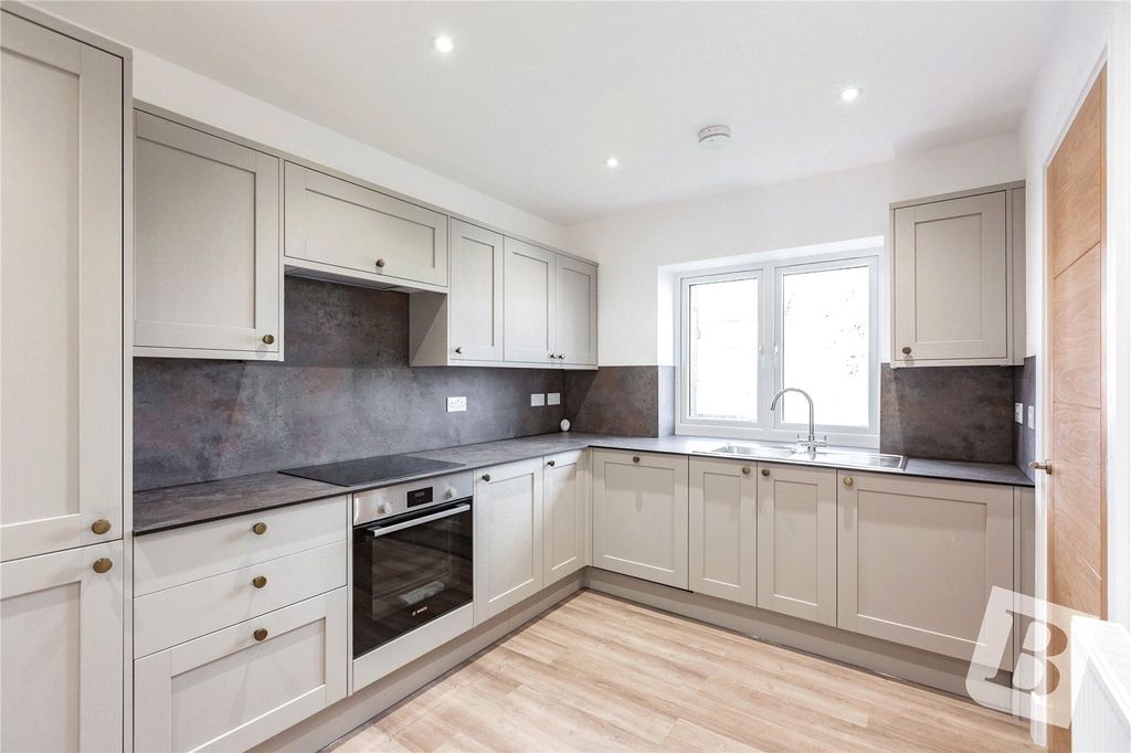 Property photo 2 of 15 Kitchen