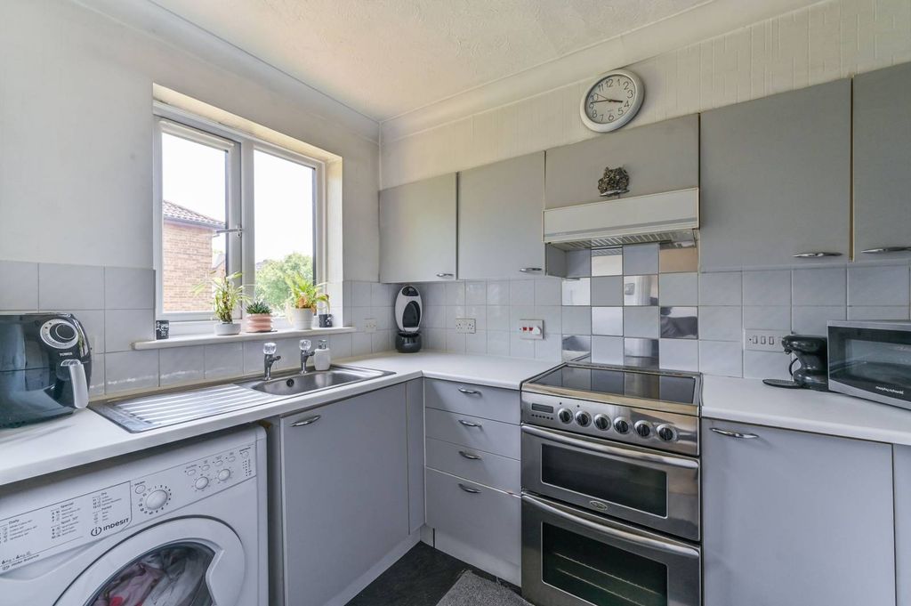Property photo 2 of 7