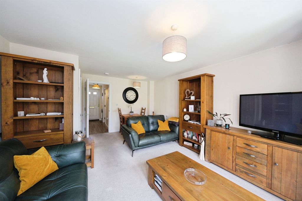 Property photo 2 of 16