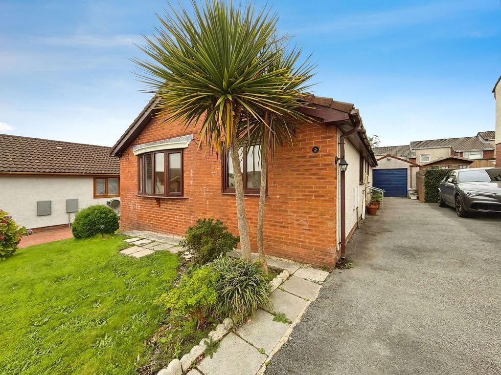 Property photo 3 of 27