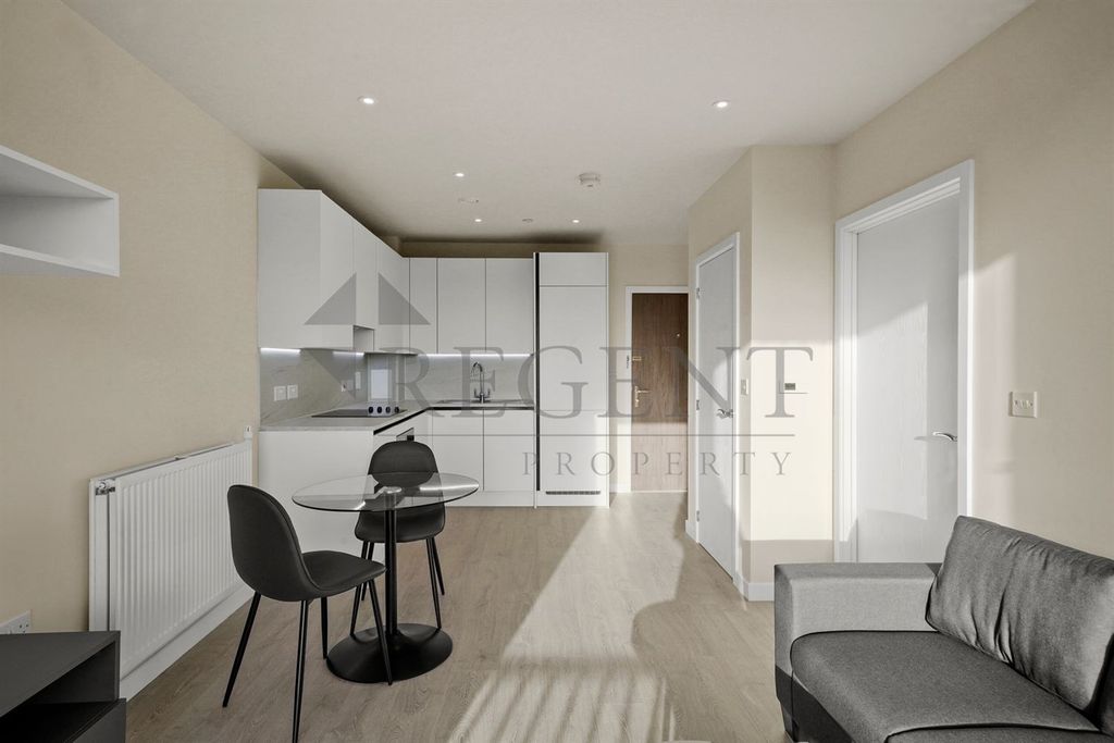Property photo 3 of 14 Open Plan