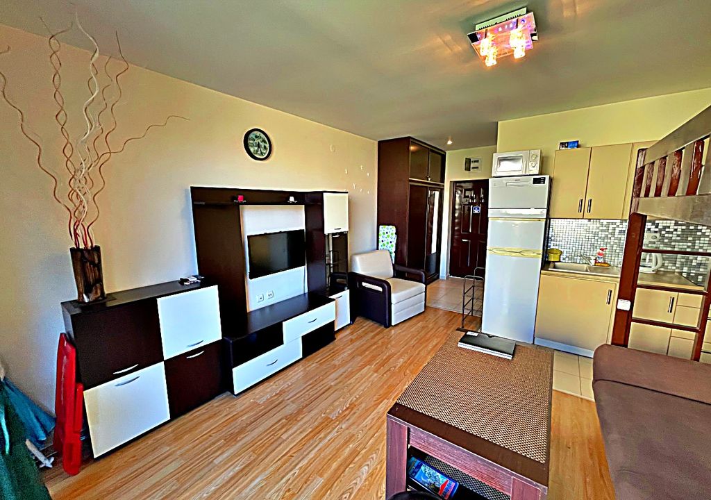 Property photo 3 of 21