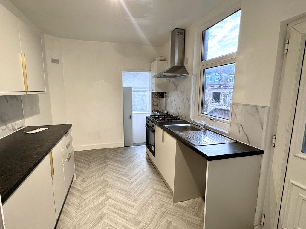 Property photo 2 of 17 Img_5102 2