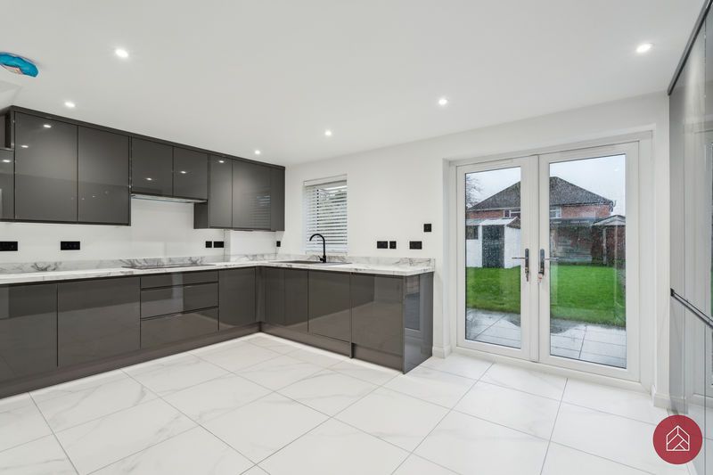 Property photo 3 of 28 Kitchen/Diner