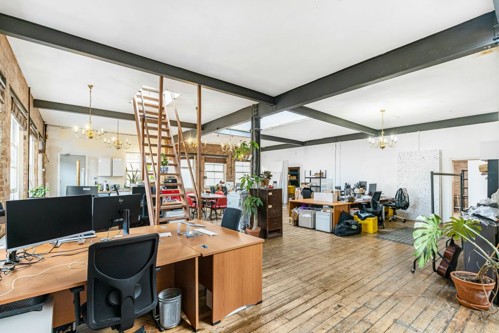 Property photo 3 of 38 16_41352.Jpg