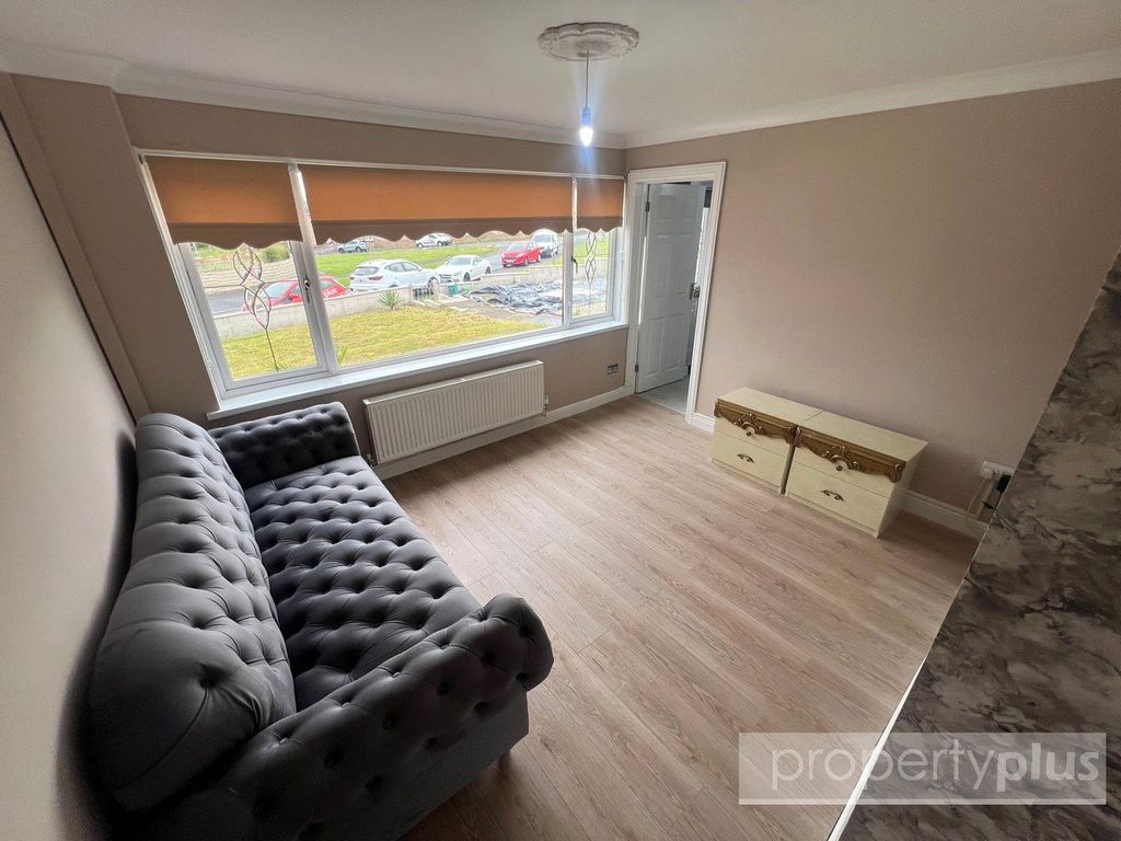 Property photo 3 of 14 Picture No. 06