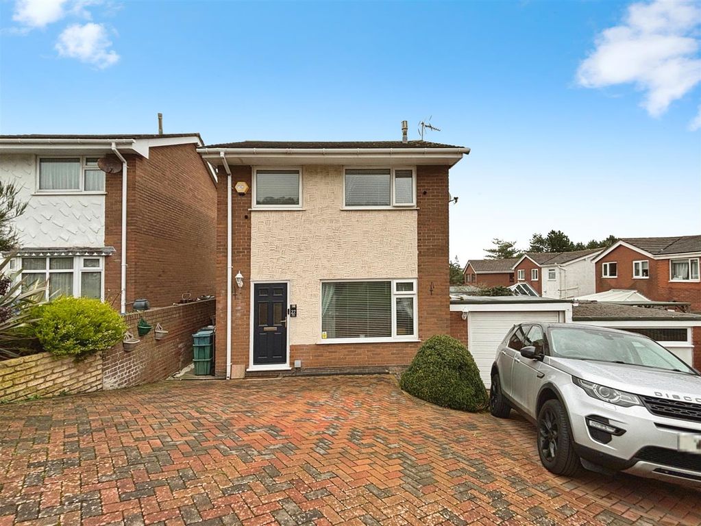 Property photo 1 of 18 Front Aspect.Jpg