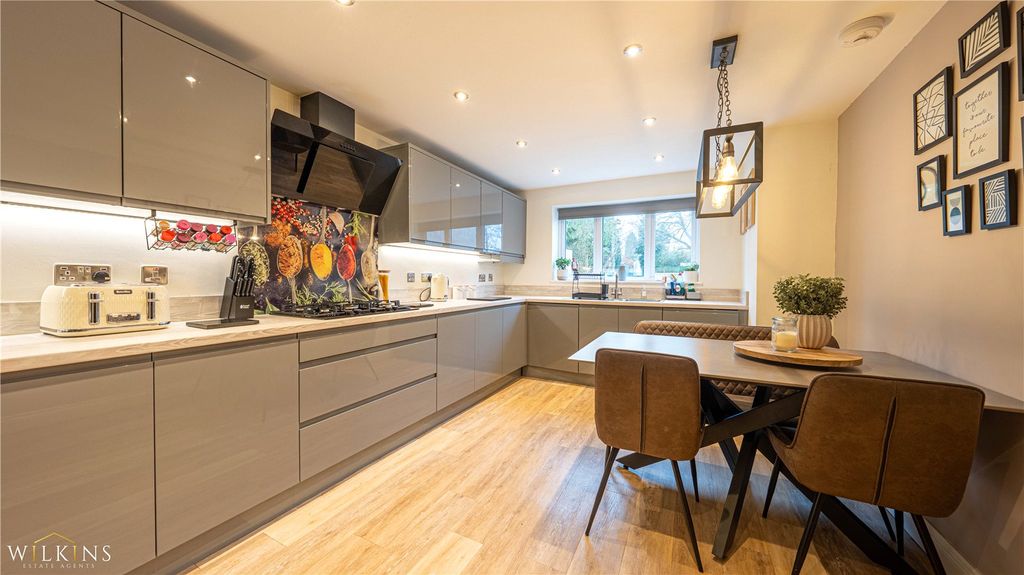 Property photo 3 of 35 Picture No. 18