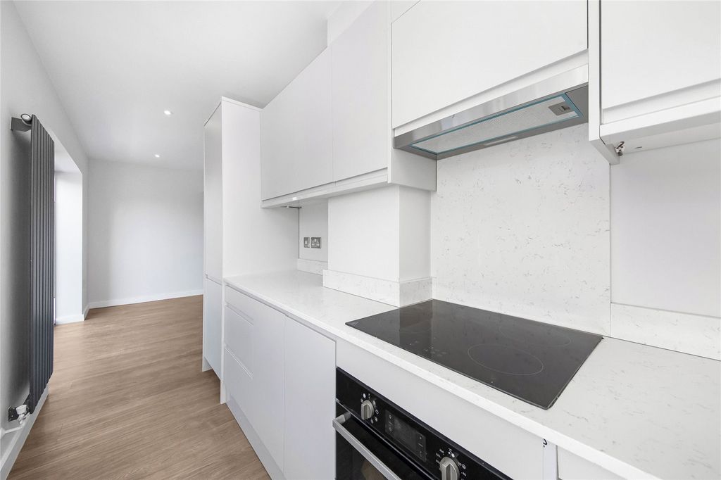 Property photo 3 of 8 Picture No. 32