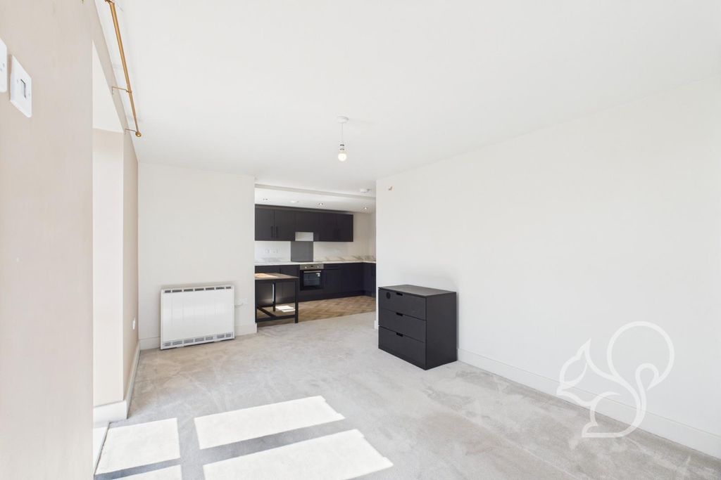Property photo 2 of 15 Cam01659G0-Pr0501-Still007.Jpg