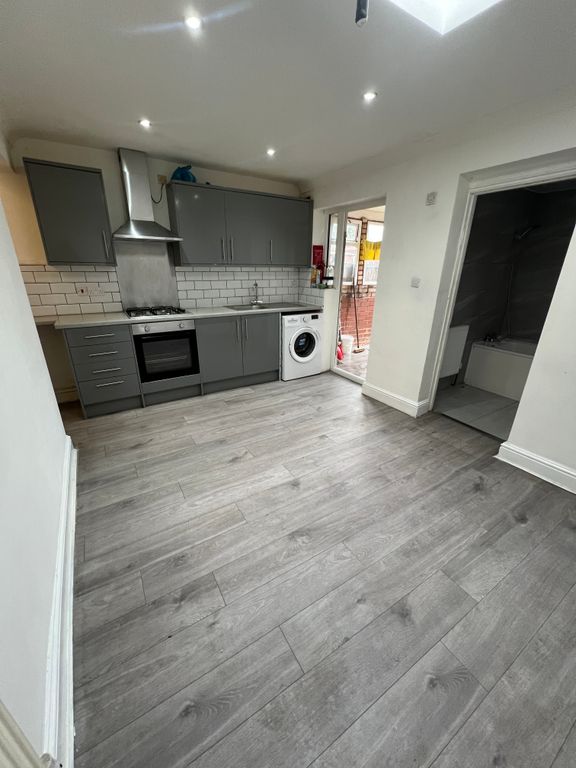 Property photo 2 of 11 Kitchen/Diner