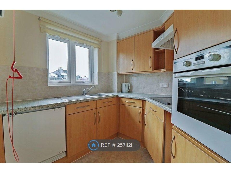 Property photo 2 of 12