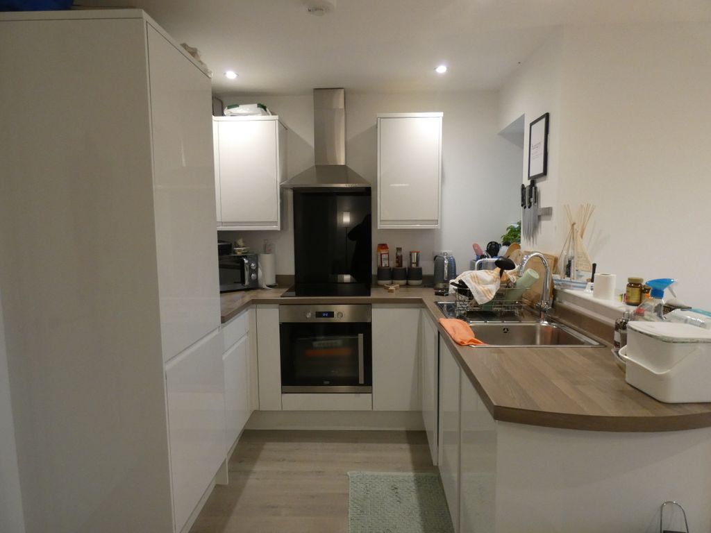 Property photo 3 of 7 Kitchen