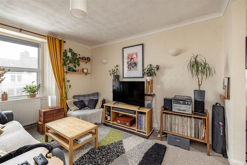 Property photo 2 of 20 14 Market Place Lauder 15.Jpg