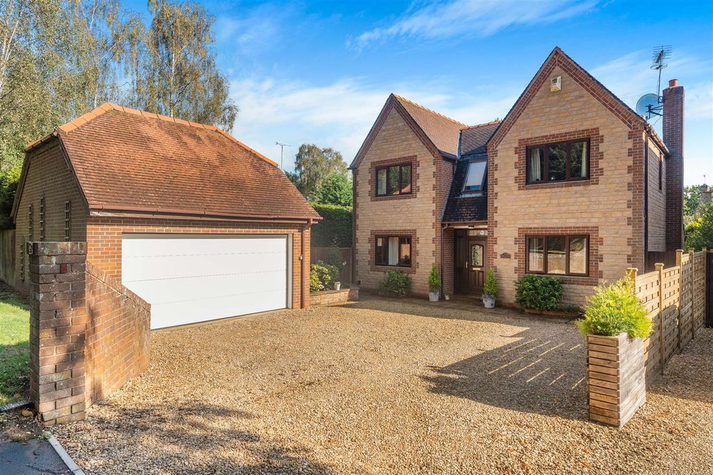 Property photo 1 of 25 19A Broad Gap, Bodicote-1.Jpg