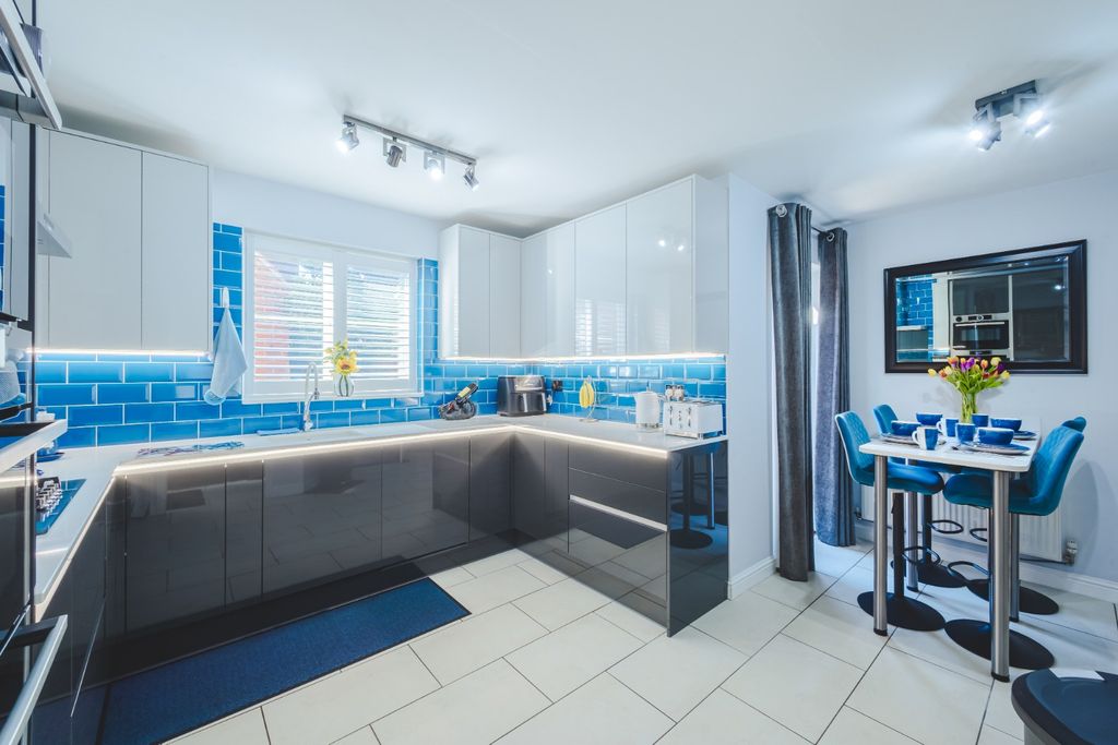 Property photo 3 of 36 4732625